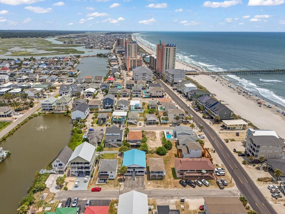 Cherry Grove Coastal Escape 2BR Steps to Beach Apartment in North Myrtle Beach