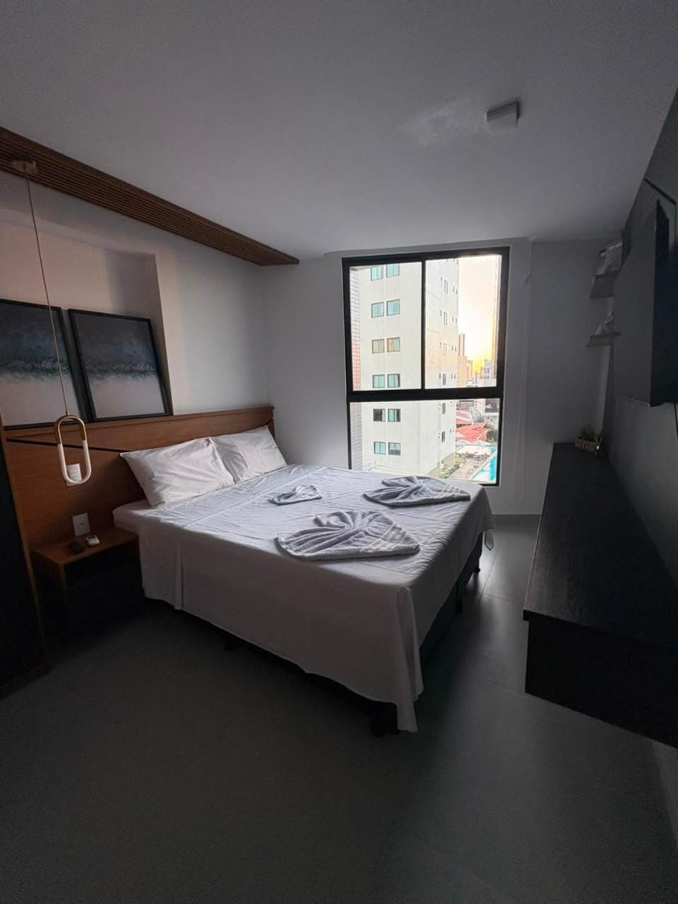Bed, Photo of the whole room, Bedroom, City view
