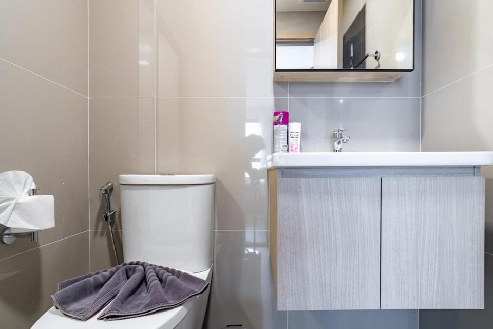 Stylish Condo -Boat Av, Porto- Pool, Gym and Onsen Apartment in Choeng Thale