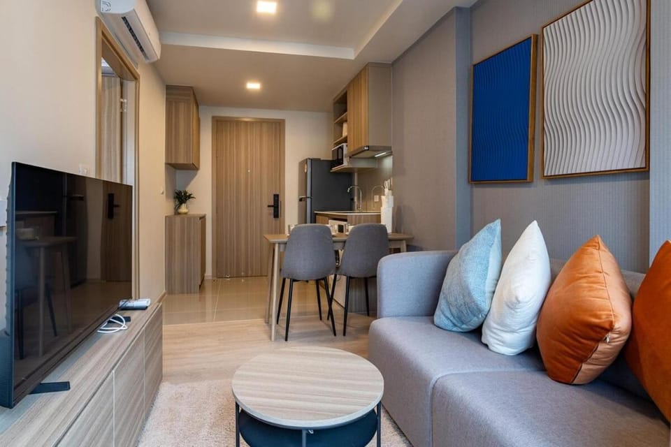 Stylish Condo -Boat Av, Porto- Pool, Gym and Onsen Apartment in Choeng Thale