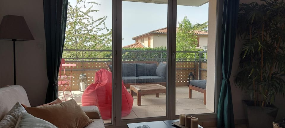 Patio, Garden, Living room, Garden view