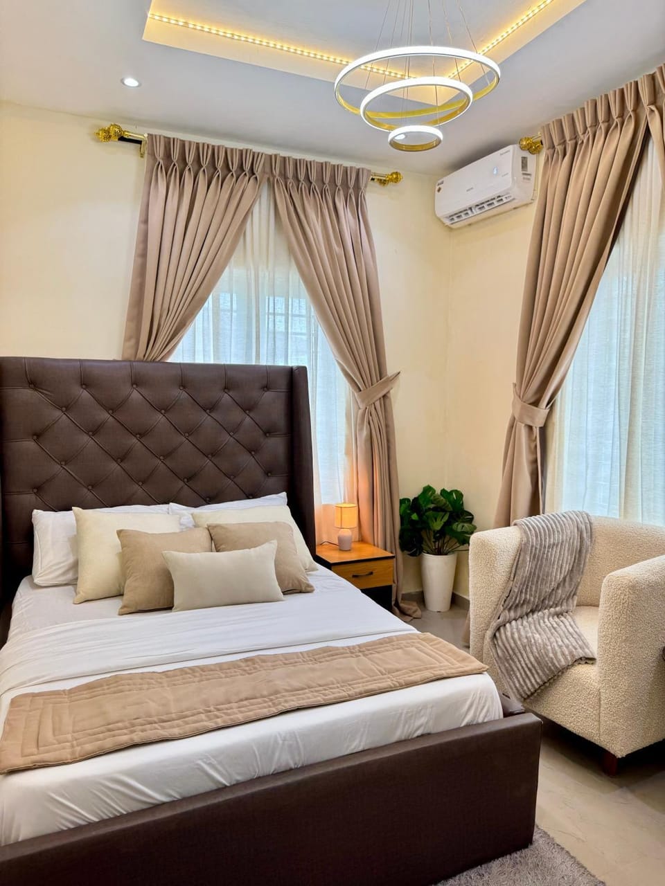 Bed, Bedroom, air conditioner