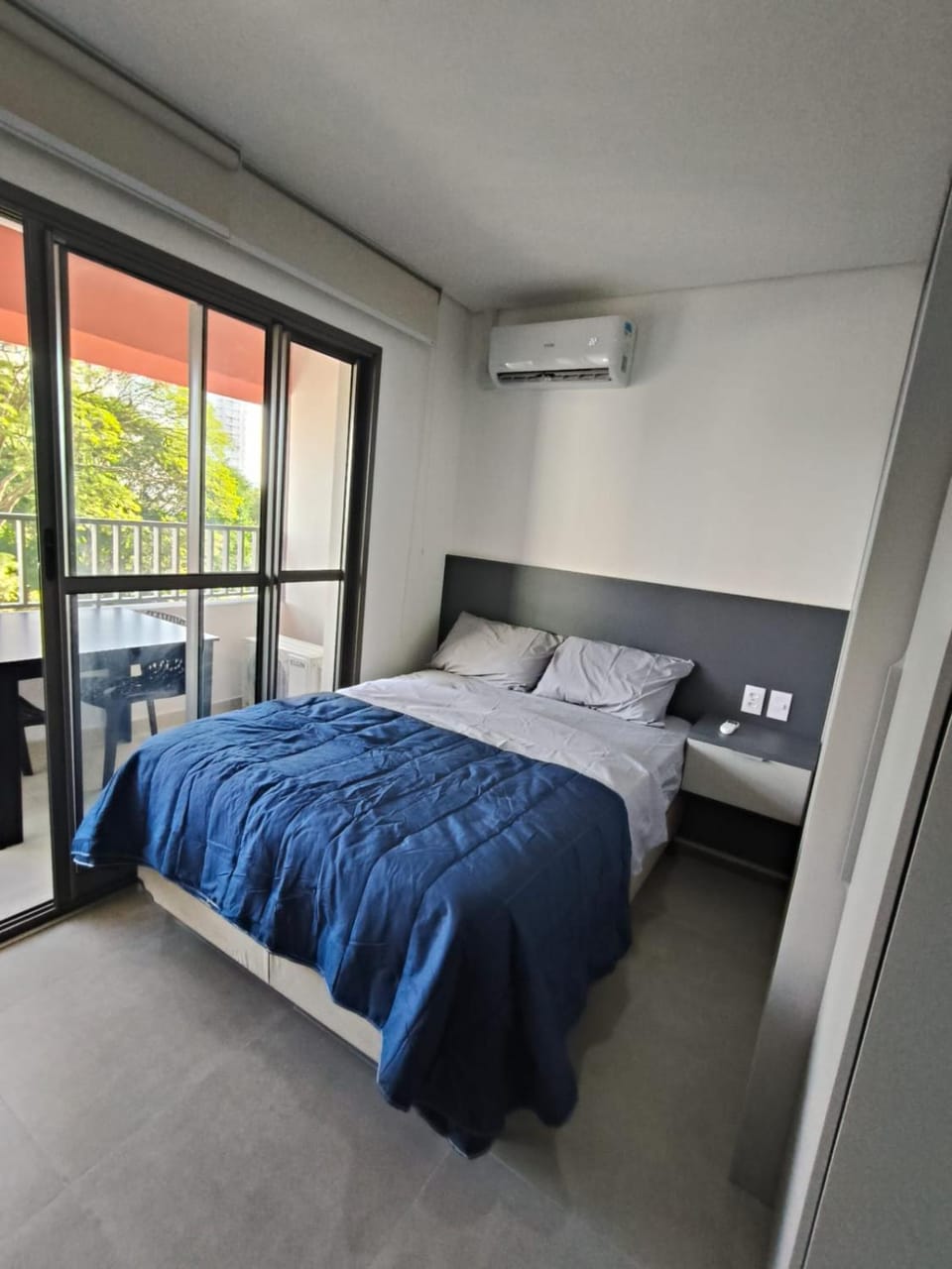 Bed, Photo of the whole room, Bedroom, air conditioner