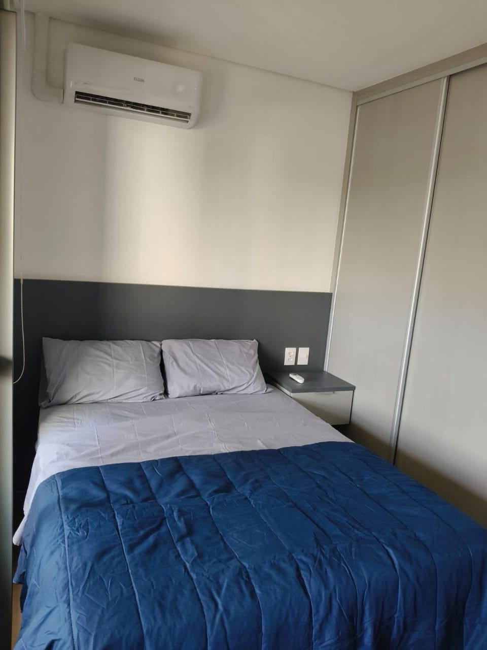 Bed, Bedroom, air conditioner