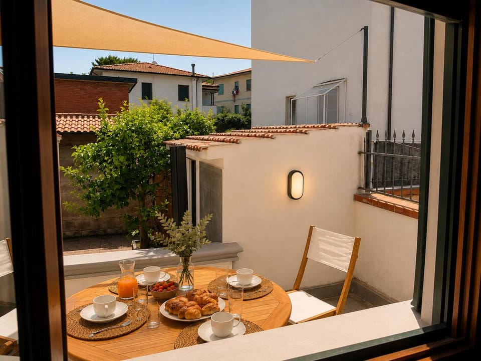 Patio, Dining area