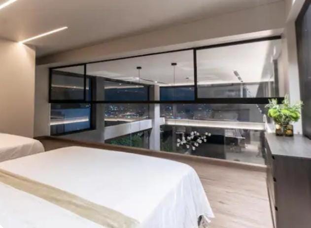 Casa de 7 habitaciones con piscina y jacuzzi y una vista increíble de Medellín Apartment in Antioquia
