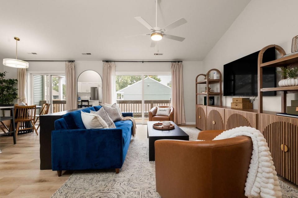 Walk to ND Luxury 2BR2BA Condo Balcony Parking Apartment in South Bend
