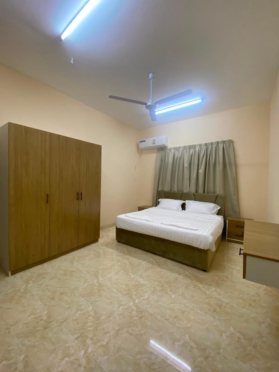 Bed, Photo of the whole room, Bedroom, wardrobe, air conditioner