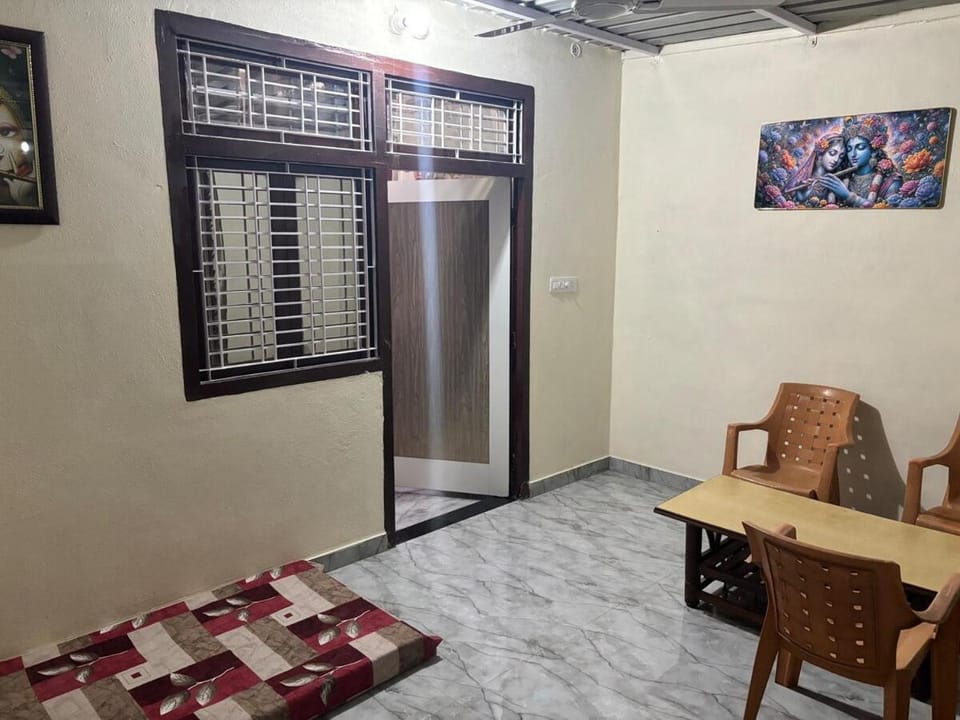 Premium homestay in Mathura Apartment in Uttar Pradesh