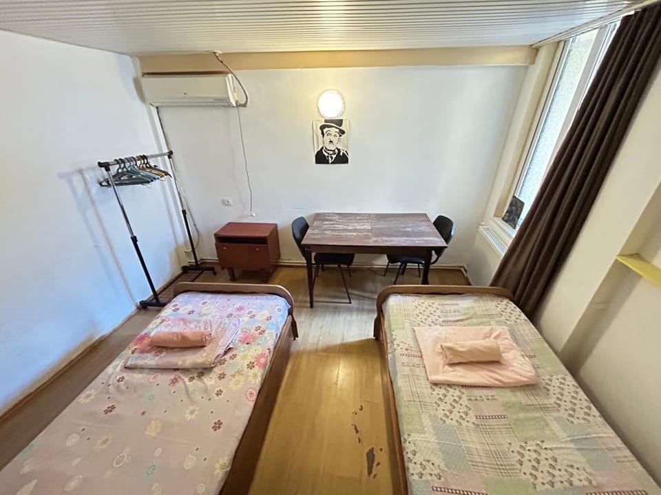 Bed, Bedroom, air conditioner