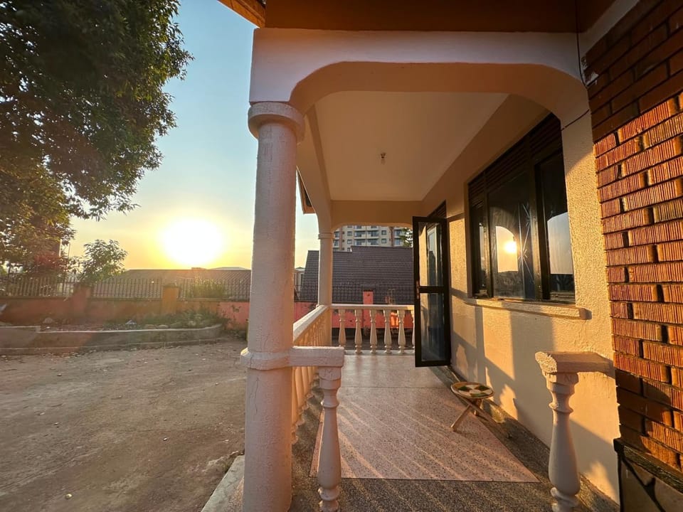 Batat Homestay Private Rooms Vacation rental in Kampala