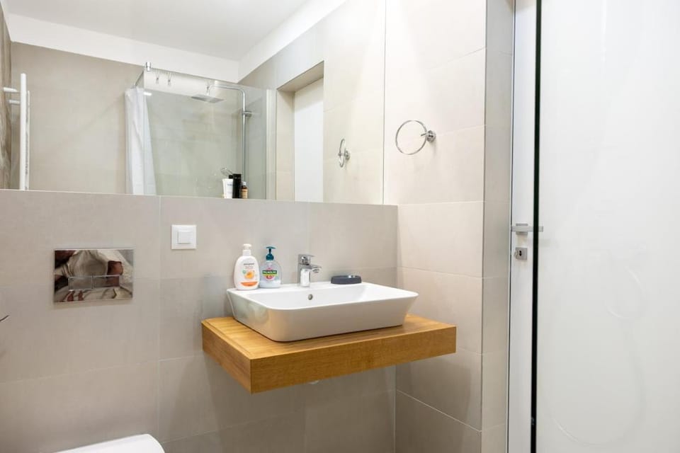 1019 Owl's Nest Apartment in Bucharest