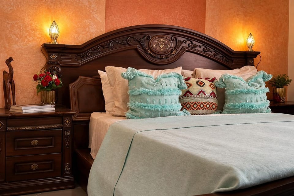 Photo of the whole room, Bedroom