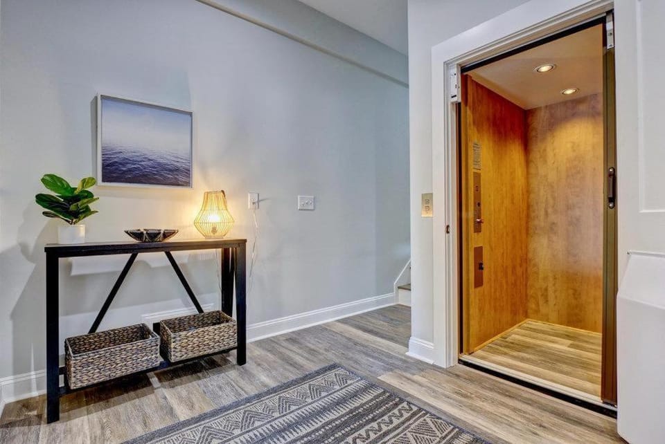 Good Vibes Ocean Views Short Walk to Beach Access House in Surf City