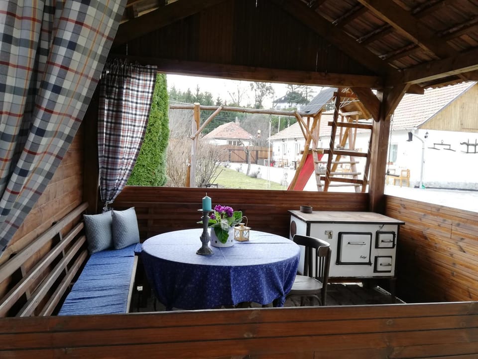 Property building, Breakfast