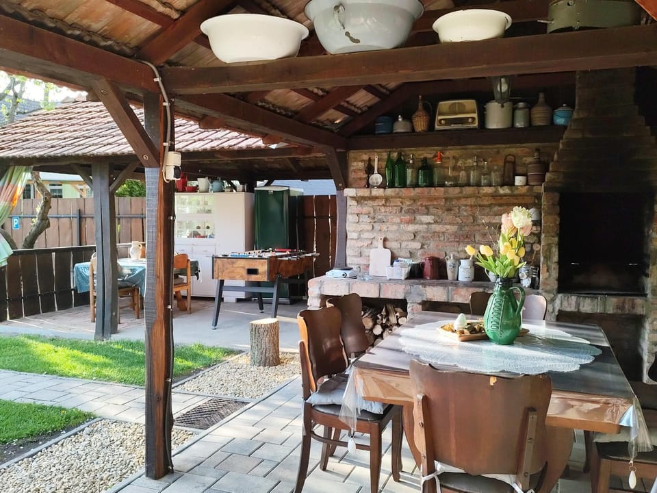Patio, Garden, Seating area, Dining area, Garden view