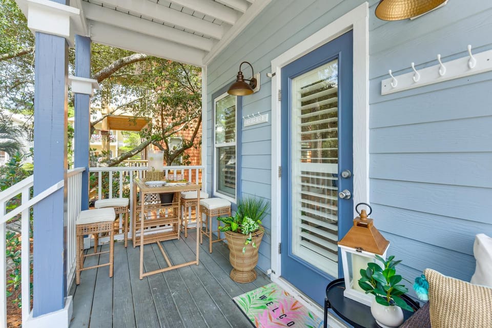Walkable 30A Beach House: 2 Community Pools, Bikes House in South Walton County