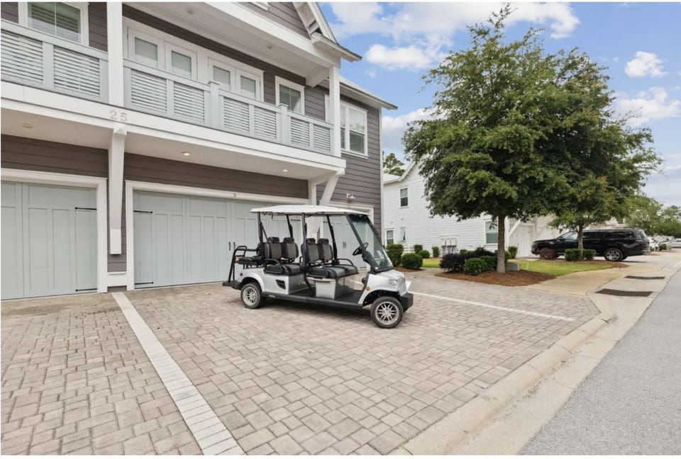 Book Me Baby! Seaesta in Prominence House in South Walton County