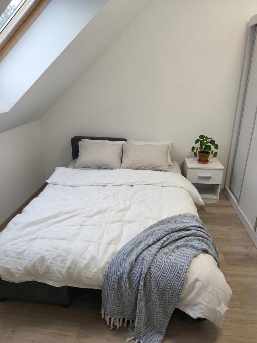 Polna 14 salon z aneksem, sypialnia, łazienka, I piętro Apartment in Poland