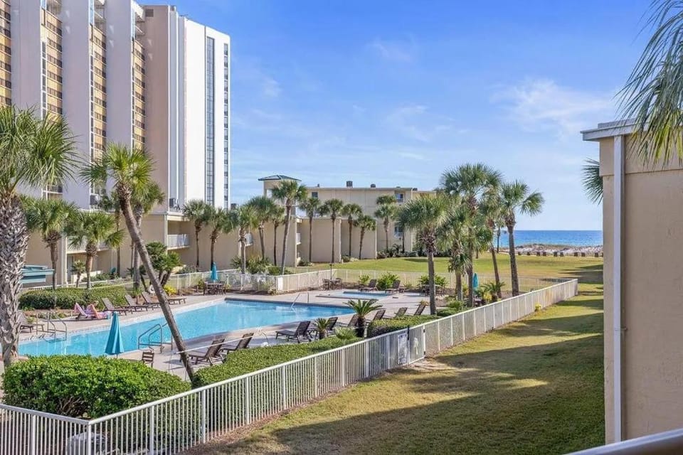 Book Me Baby! Serenity at Silver Dunes Apartment in Destin