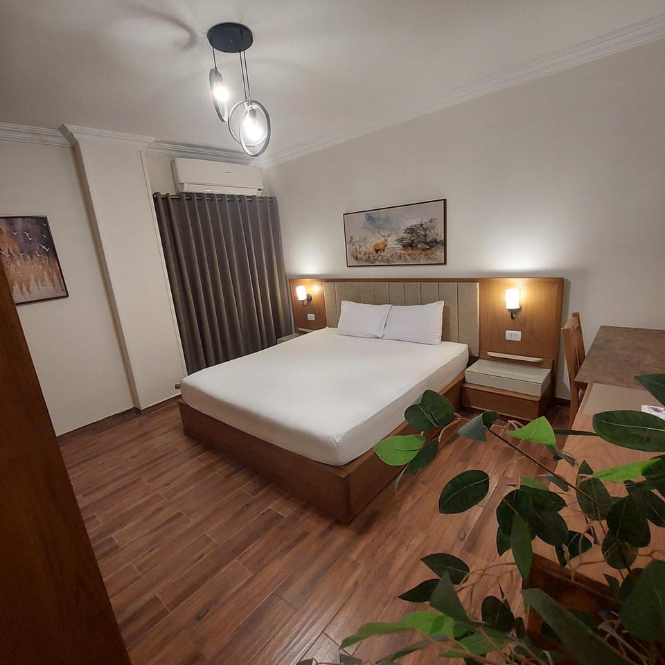 Photo of the whole room, Bedroom