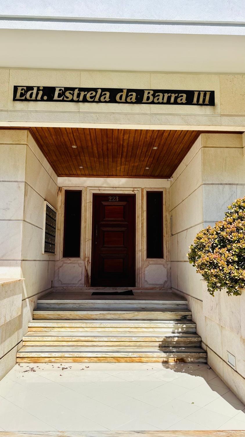 Facade/entrance, Day, Text overlay
