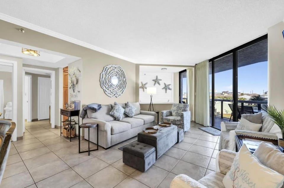 Book Me Baby! Get A Wave From It All in Miramar Beach Apartment in Miramar Beach