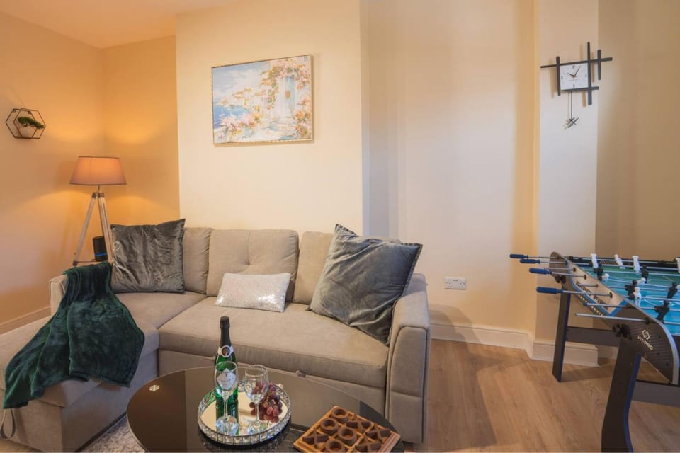 Living room, Seating area