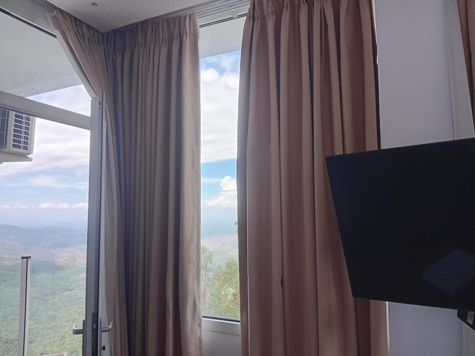 The Grand Mist Luxury Resort - Haldummulla Bed and Breakfast in Uva Province, Sri Lanka