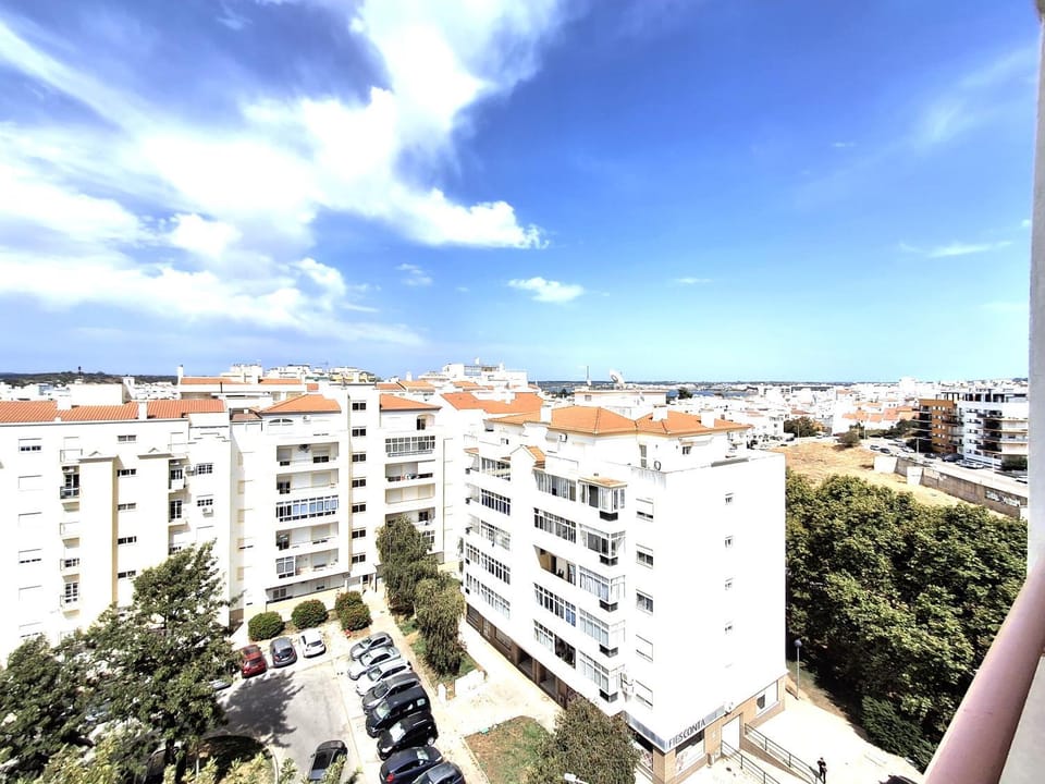 City view, Street view, Location