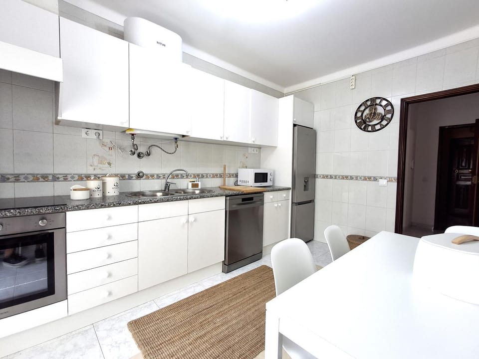 Kitchen or kitchenette, Dining area, dishwasher, oven, stove, toaster