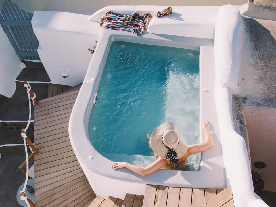 Hot Tub, Area and facilities, Swimming pool