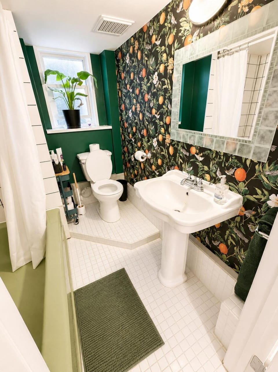 Cozy 2BR Suite Near Jericho Beach & UBC House in Vancouver