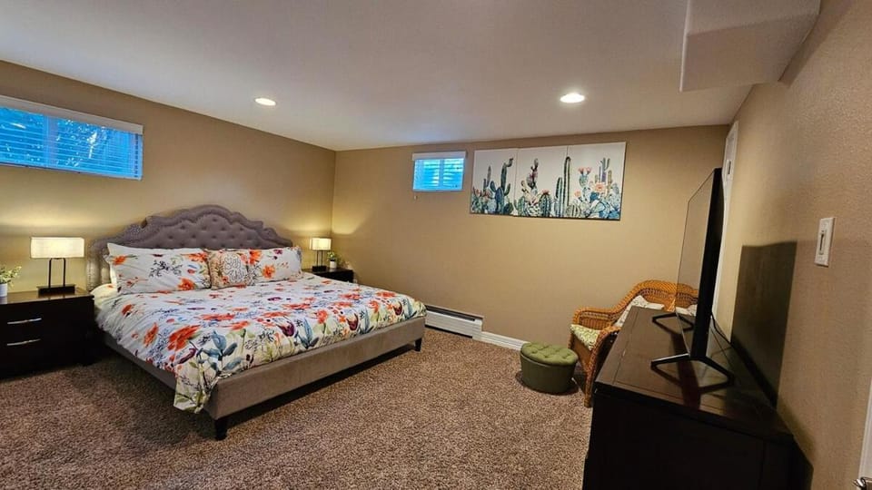 Spacious Foothills Home with Beautiful Views House in Lakewood