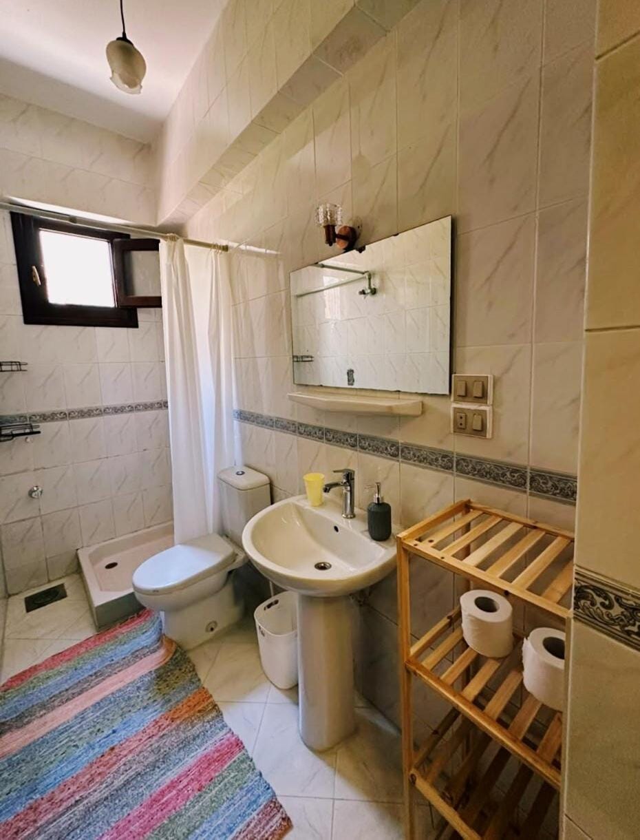 Shower, Toilet, Bathroom, bidet, towels