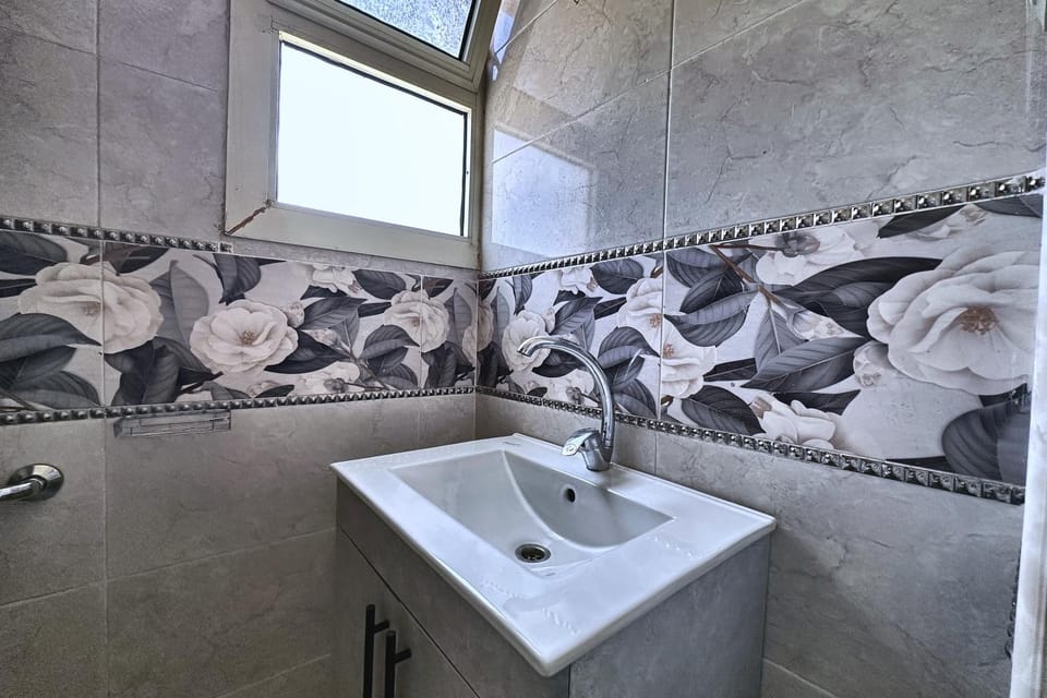 Giza Pyramid View Flat & Egyptian Art Apartment in Egypt