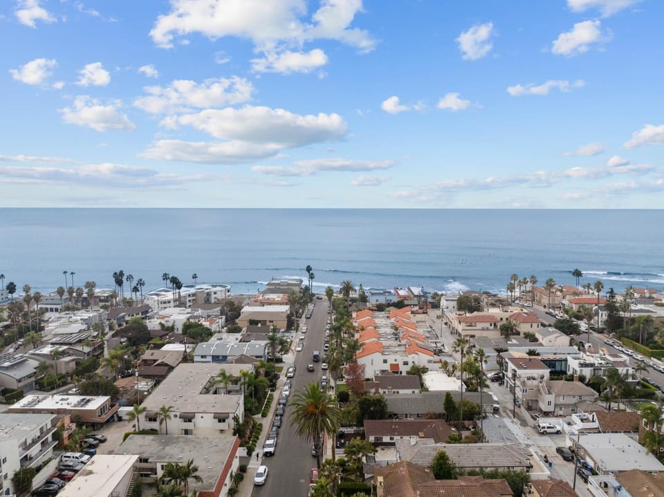 Charming Coastal Cottage Near La Jolla Village and Windansea Beach House in La Jolla