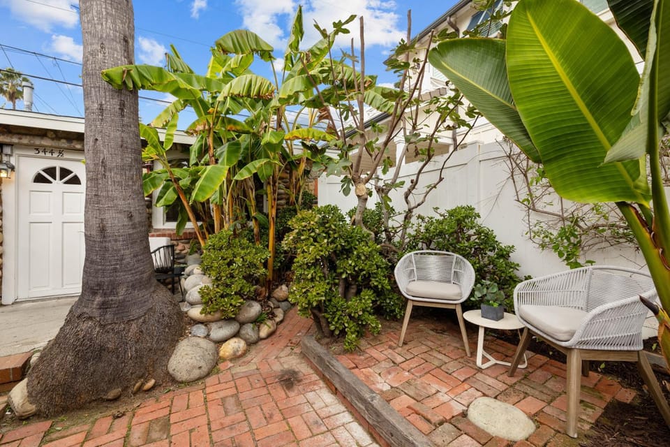 Charming Coastal Cottage Near La Jolla Village and Windansea Beach House in La Jolla