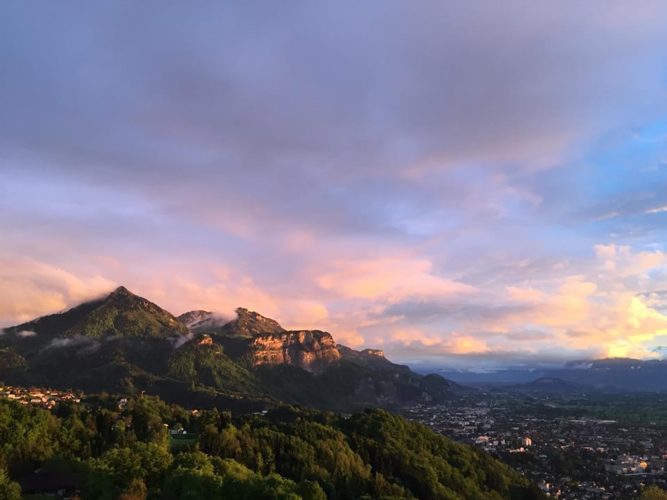 Balcony/Terrace, City view, City view, Mountain view, Mountain view, Sunset