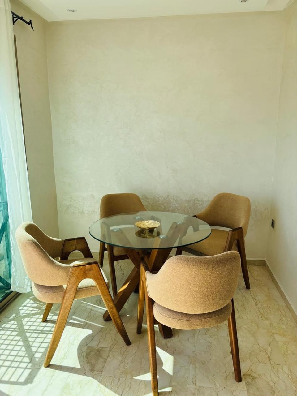 Large Sunny studio BD Anoual Maarif Parking Fiber Tram Apartment in Casablanca