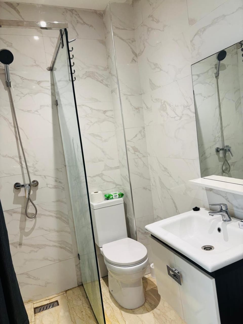 Large Sunny studio BD Anoual Maarif Parking Fiber Tram Apartment in Casablanca