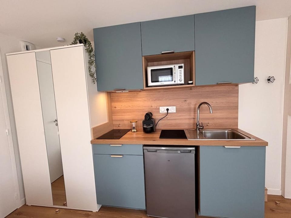 Cozy & air-conditioned studio Apartment in Séné