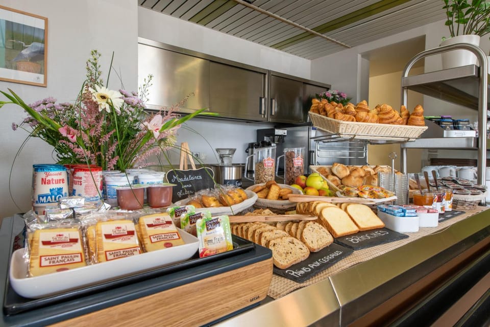 Food and drinks, Food, Breakfast, Continental breakfast, Buffet breakfast