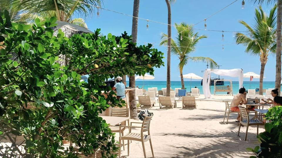 Nearby landmark, Restaurant/places to eat, Day, Beach, Area and facilities, sunbed