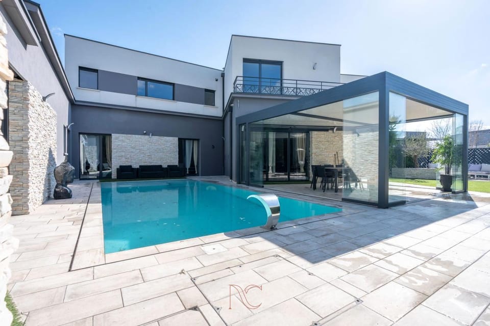 Balcony/Terrace, Pool view, Swimming pool