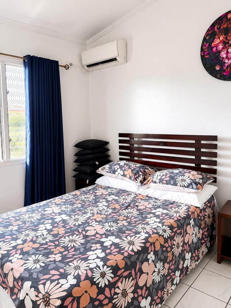 Bed, Bedroom, air conditioner