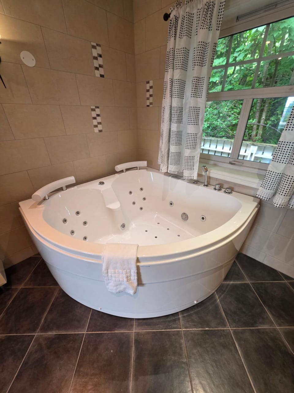 Hot Tub, Hot Tub, Bathroom