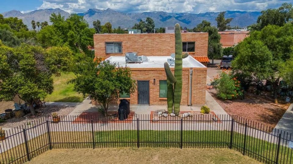Trendy Cozy Townhome with Pool House in Tucson