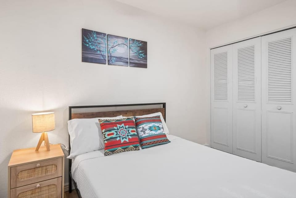 Cozy Pet Friendly Townhome with Pool House in Tucson
