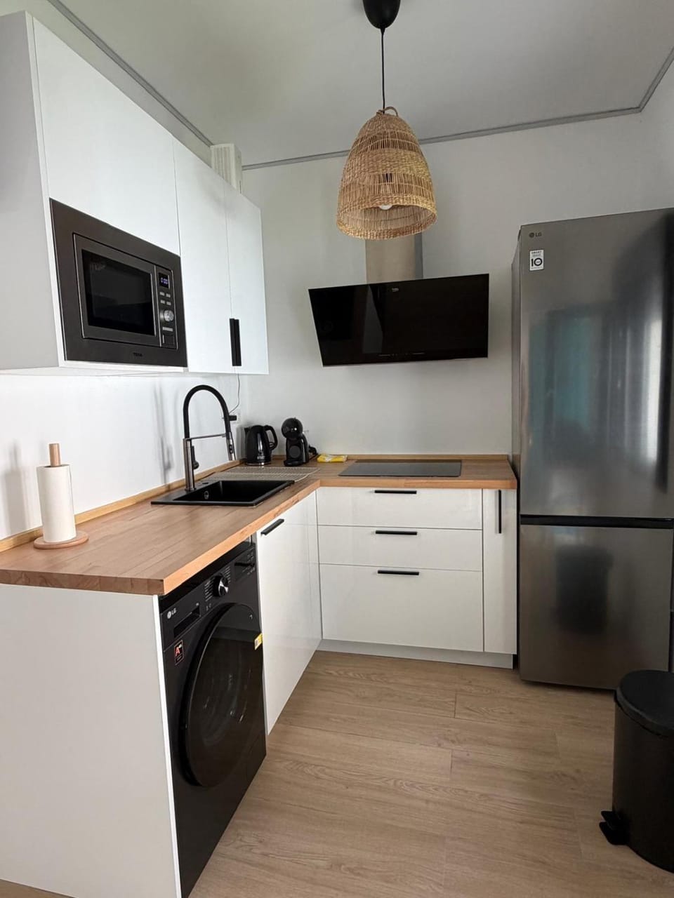 Kitchen or kitchenette, kitchen